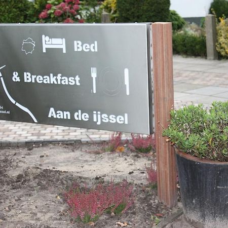 Bed & Breakfast 'Aan De Ijssel' Зволе Екстериор снимка