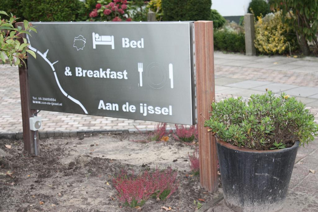 Bed & Breakfast 'Aan De Ijssel' Зволе Екстериор снимка