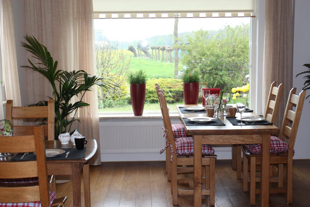 Bed & Breakfast 'Aan De Ijssel' Зволе Екстериор снимка